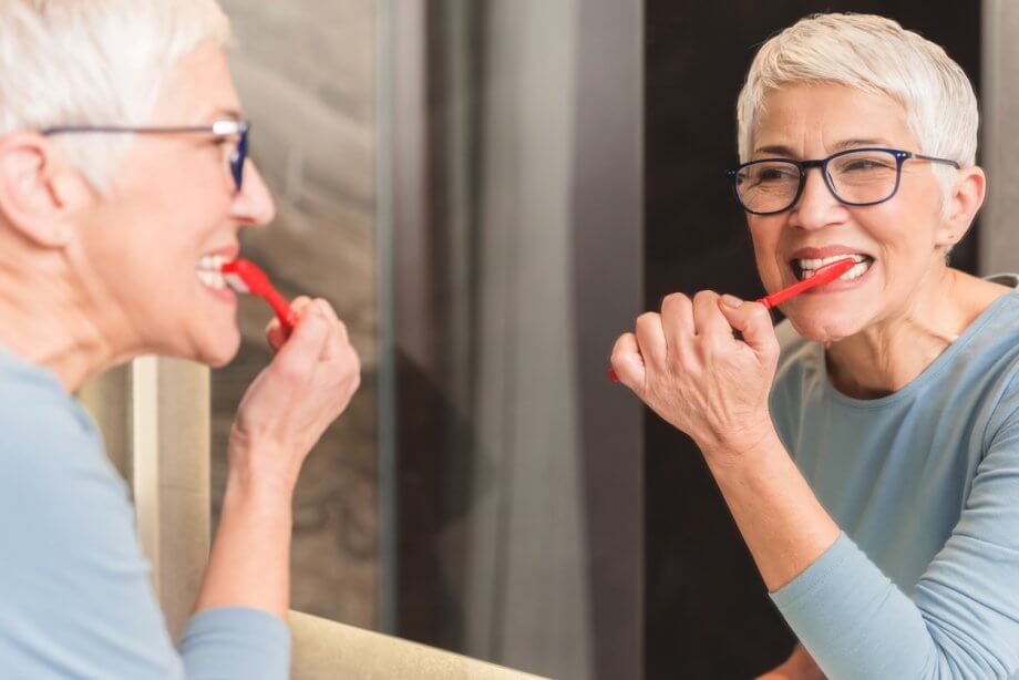 How to Properly Brush Your Teeth